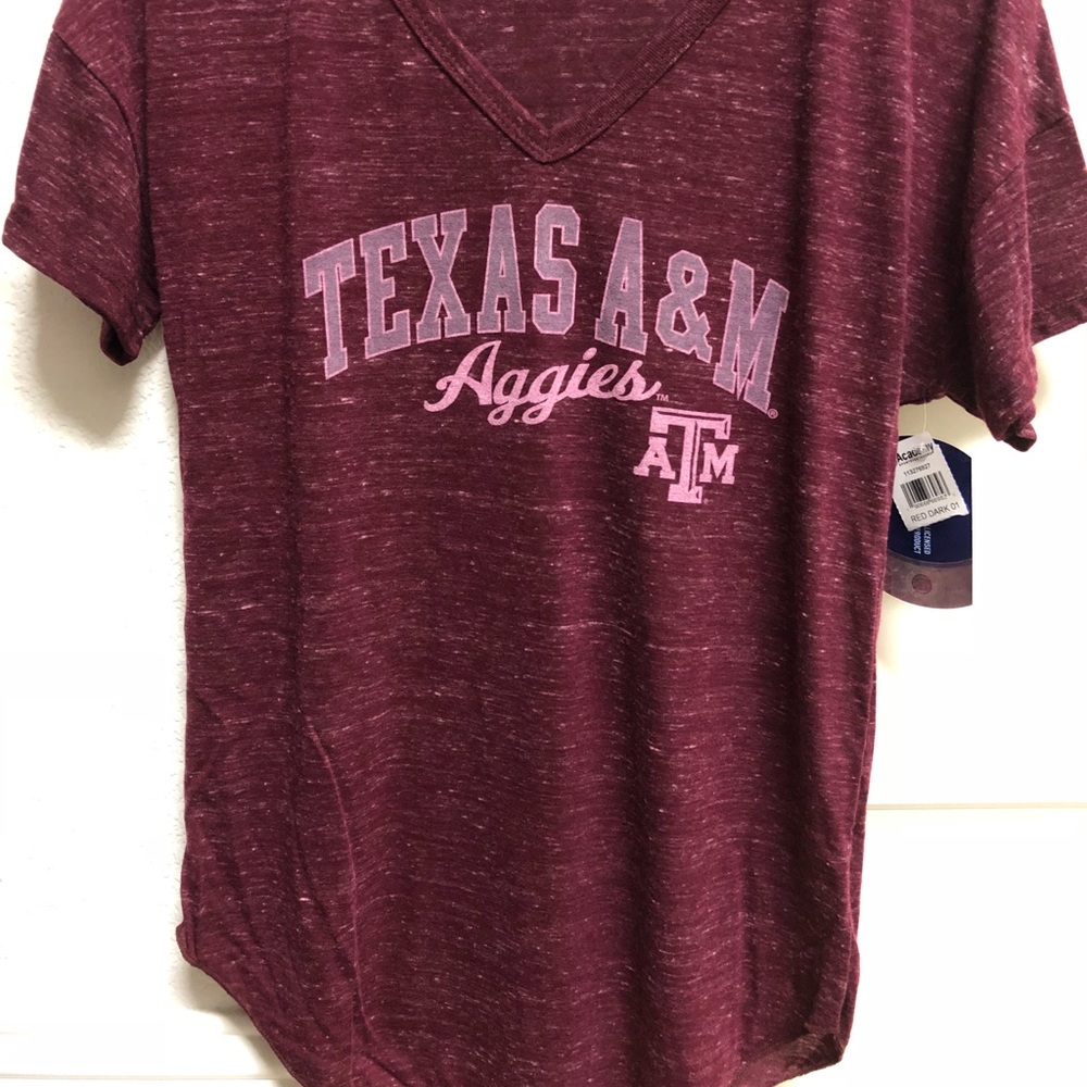 Women’s V neck Aggie shirt